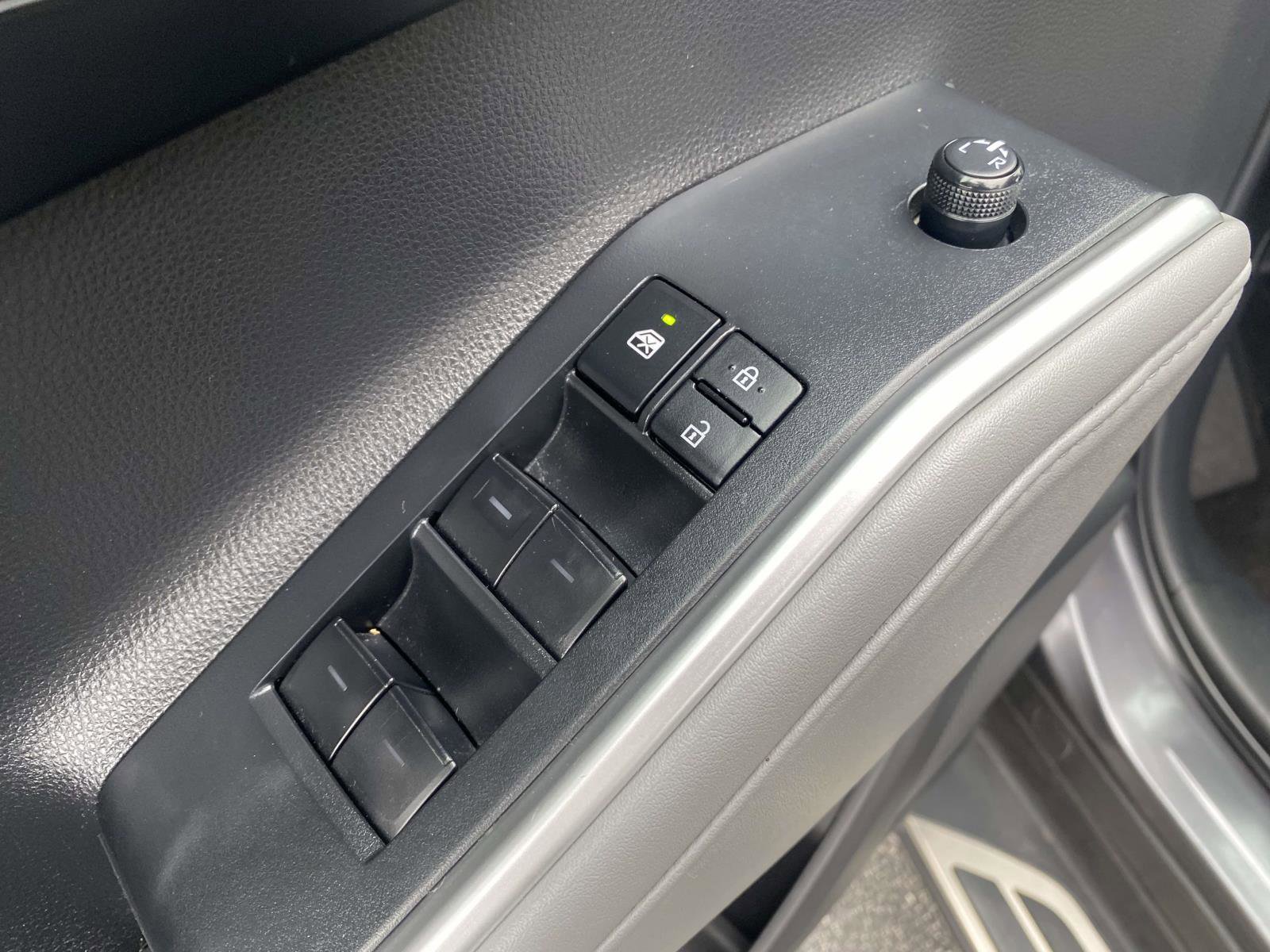 Used 2022 Toyota Highlander LE image 19