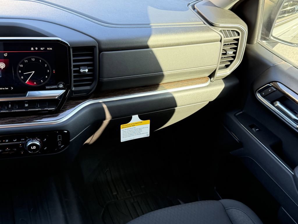 Used 2026 GMC Sierra 1500 Elevation w/ LPO, Elevation Black Package AWD/4WD image 17