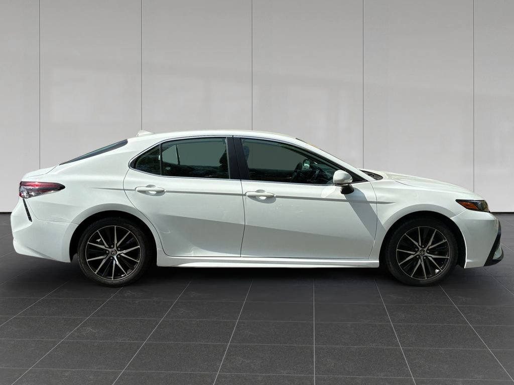 Used 2023 Toyota Camry SE FWD image 6