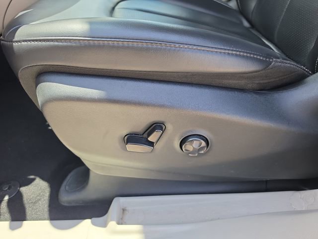 Used 2023 Chrysler Pacifica Touring-L FWD image 16