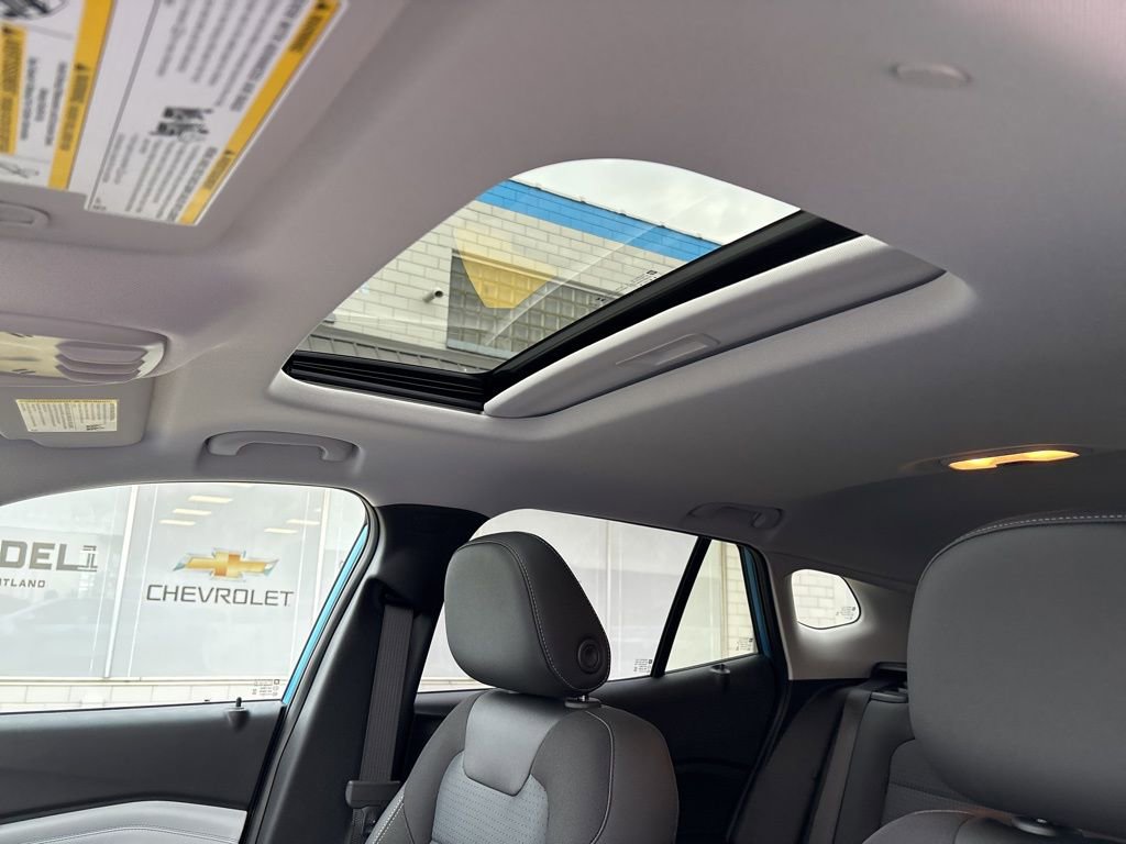 New 2026 Chevrolet Trax LT w/ Sunroof Package FWD image 13