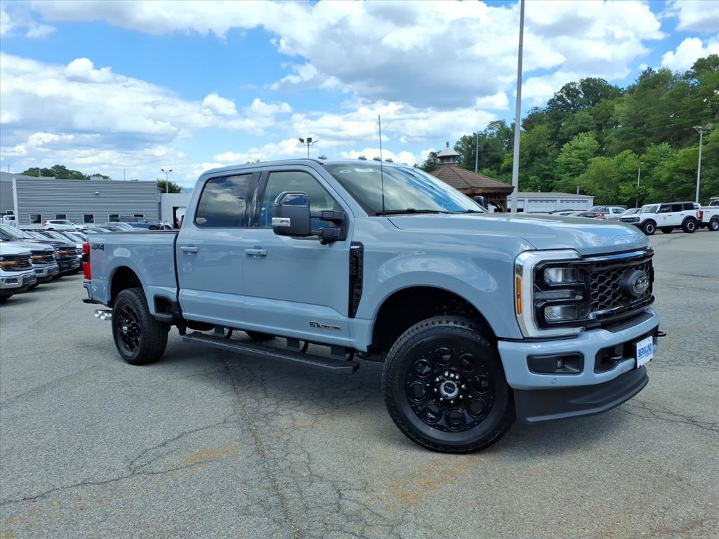 New 2026 Ford F250 Lariat w/ Black Appearance Package