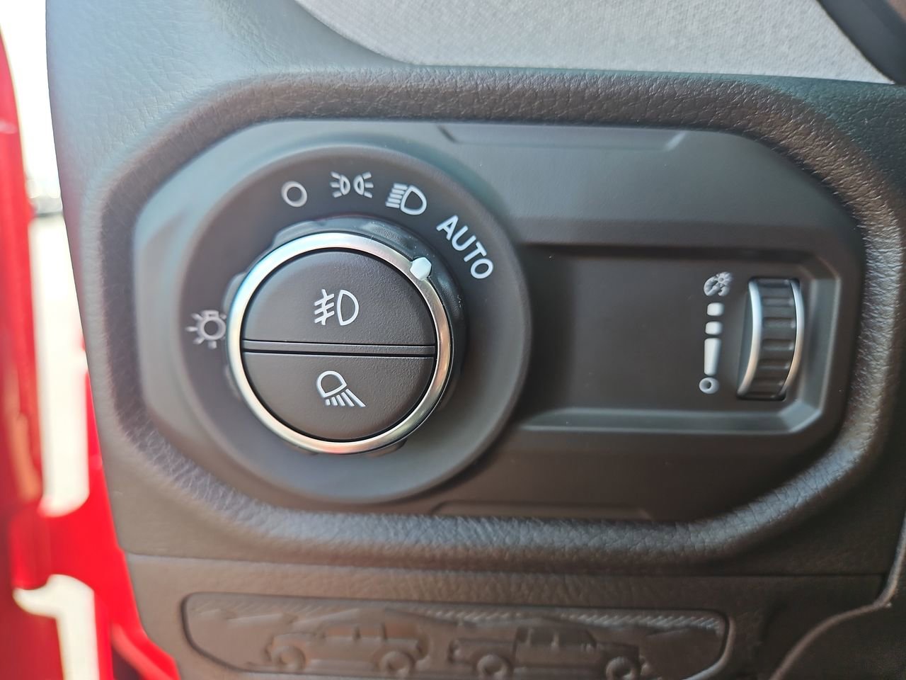 New 2025 Jeep Gladiator Sport image 29