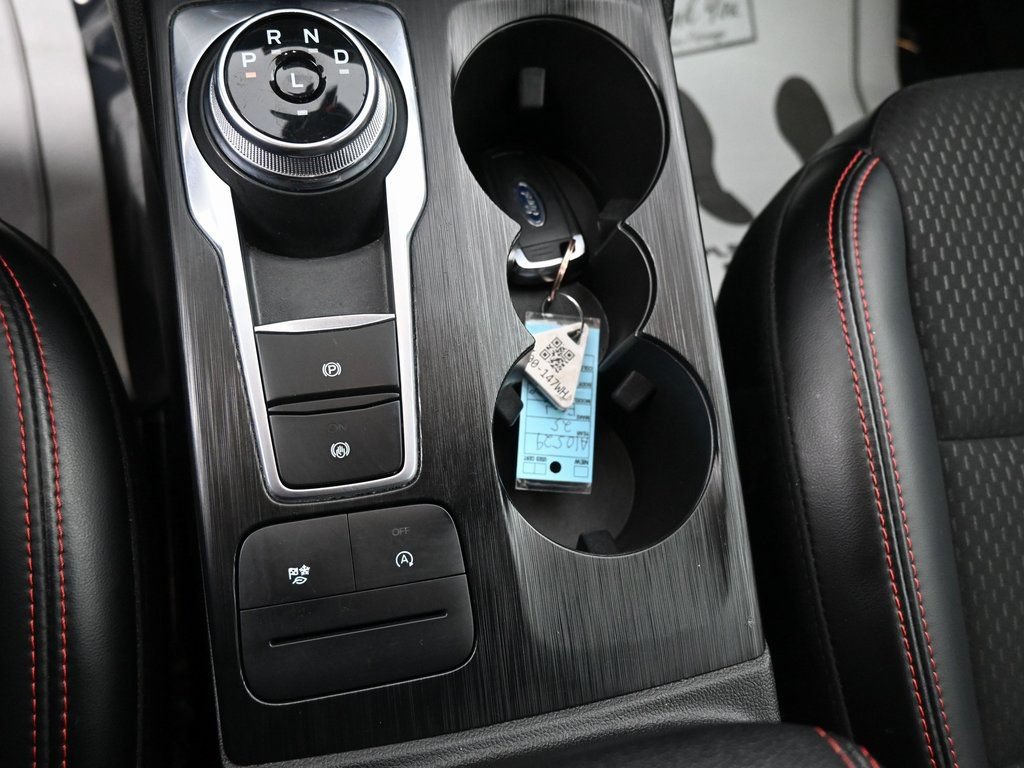 Used 2025 Ford Escape ST-Line AWD/4WD image 17