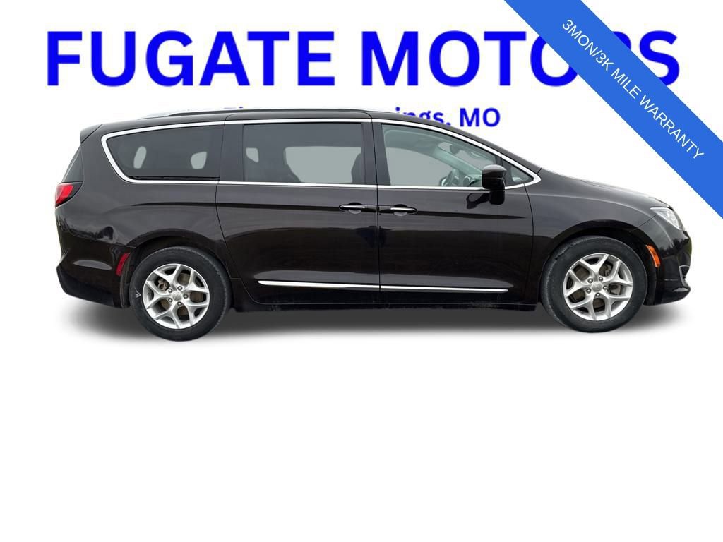 Used 2017 Chrysler Pacifica Touring-L Plus w/ Tire & Wheel Group image 7