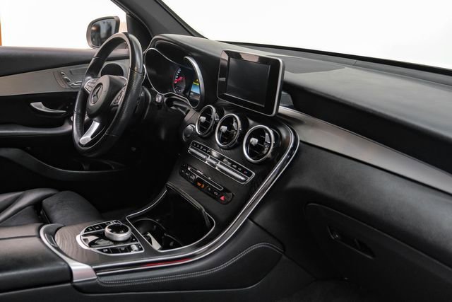 Used 2019 Mercedes-Benz GLC 300 w/ Premium Package image 22