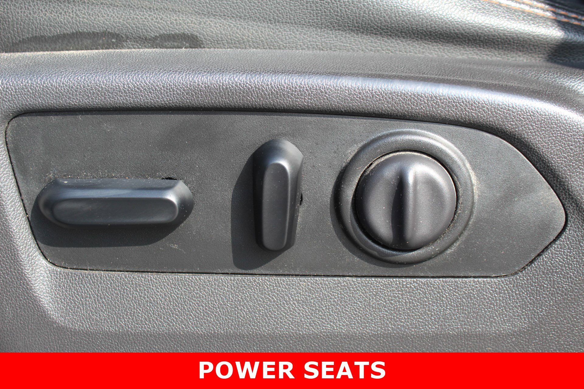 Used 2019 GMC Sierra 1500 AT4 w/ AT4 Premium Package image 16