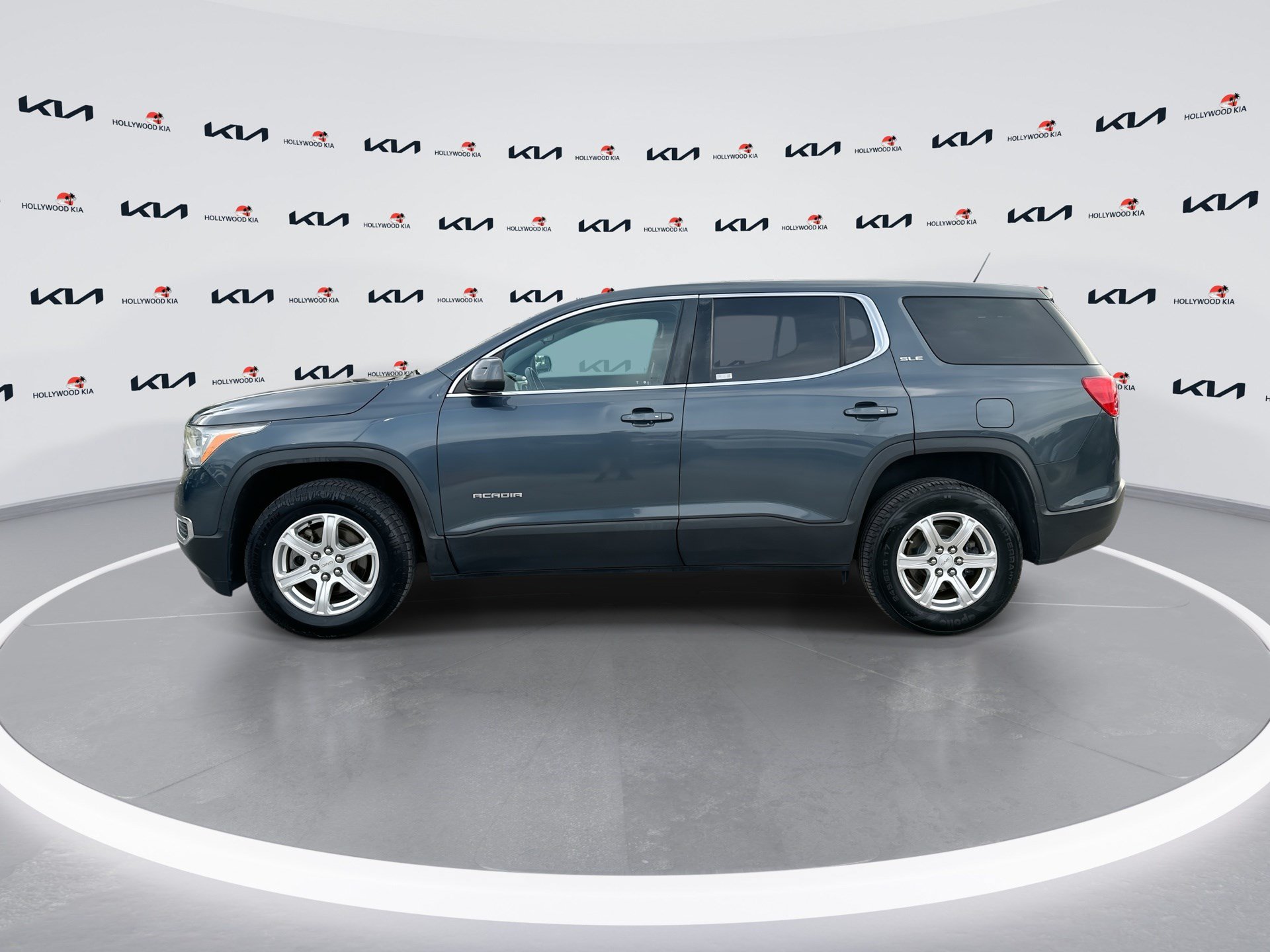 Used 2019 GMC Acadia SLE FWD image 5