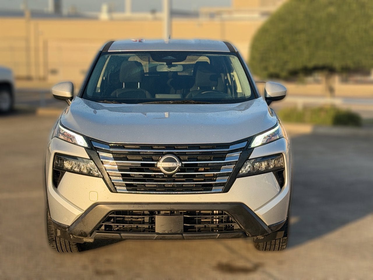 Certified 2025 Nissan Rogue SV FWD image 3