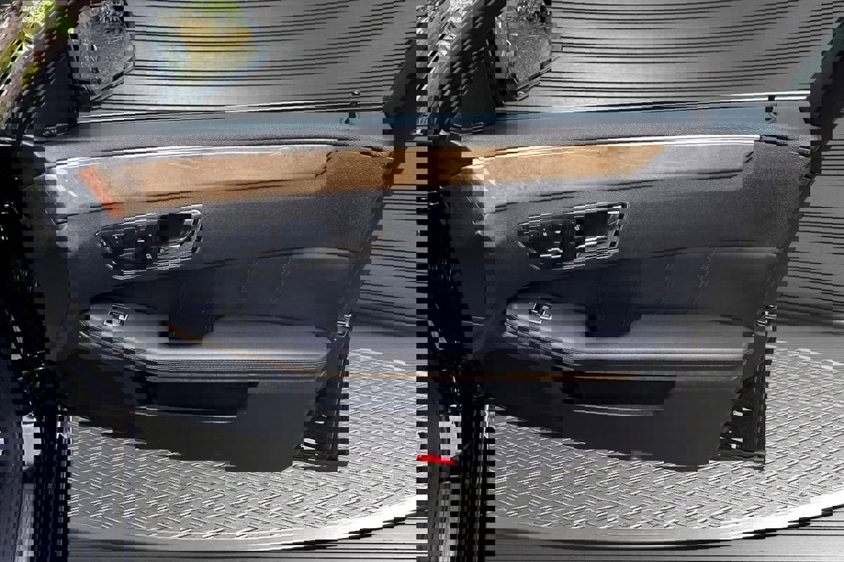 Used 2011 Mercedes-Benz E 350 4MATIC Sedan image 26