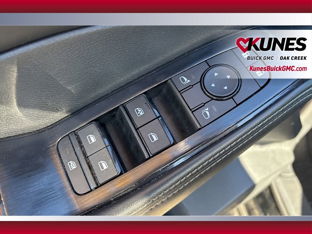 Used 2024 Nissan Rogue SV image 9