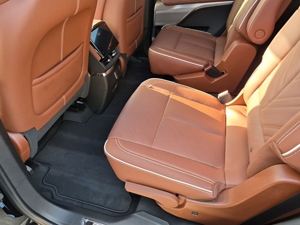 New 2026 Cadillac Vistiq Platinum w/ LPO, Floor Liner Package image 20