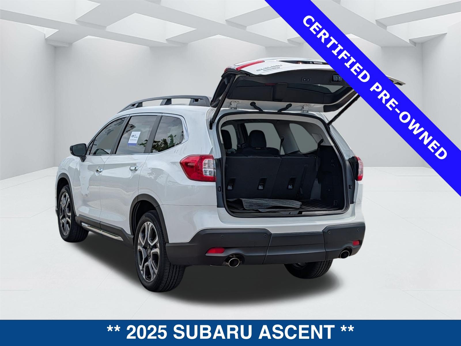 Used 2025 Subaru Ascent Touring AWD/4WD image 14