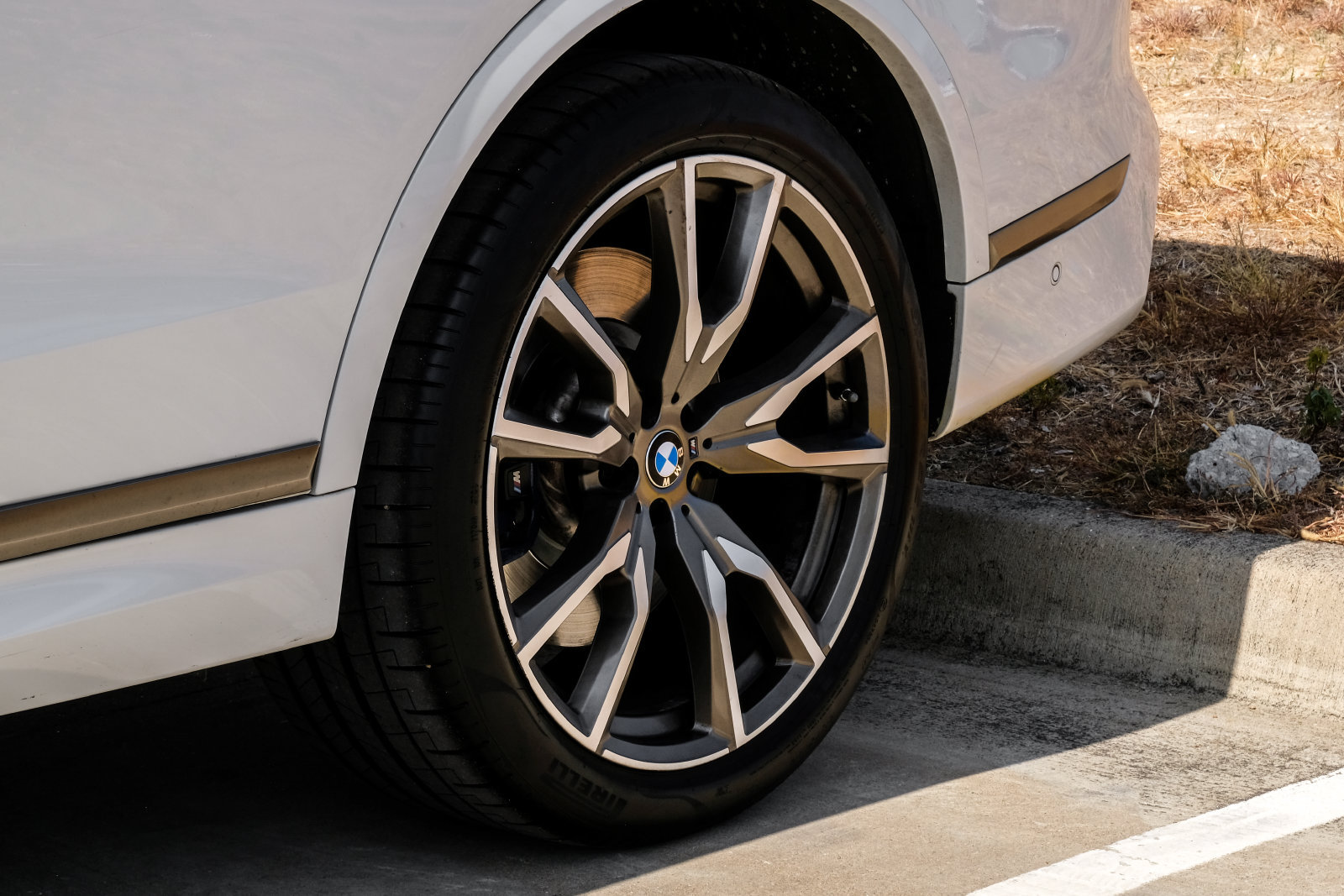 Used 2020 BMW X7 M50i w/ Dynamic Handling Package AWD/4WD image 77