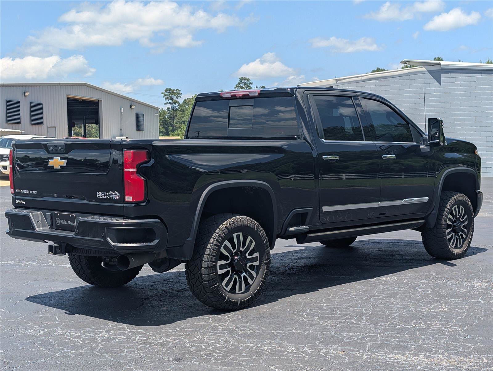 Used 2024 Chevrolet Silverado 2500 High Country w/ Technology Package AWD/4WD image 7