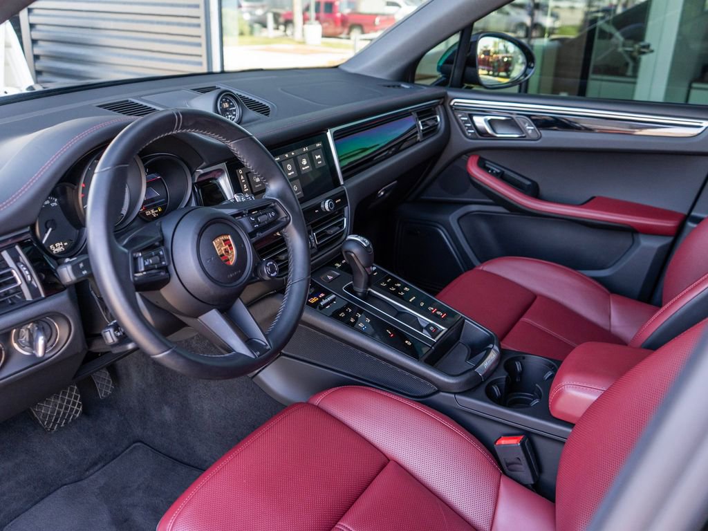 Used 2024 Porsche Macan S AWD/4WD image 4