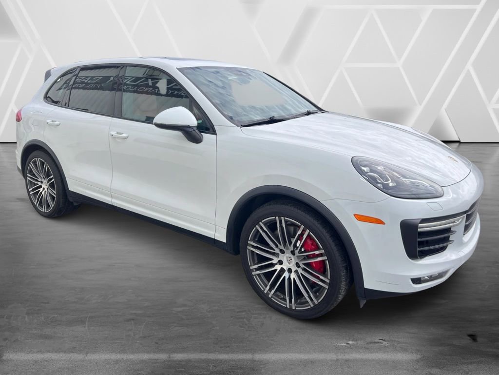 Used 2015 Porsche Cayenne Turbo image 6