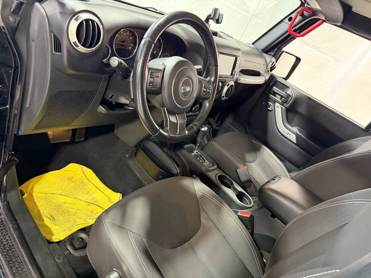 Used 2017 Jeep Wrangler Unlimited Sahara AWD/4WD image 21