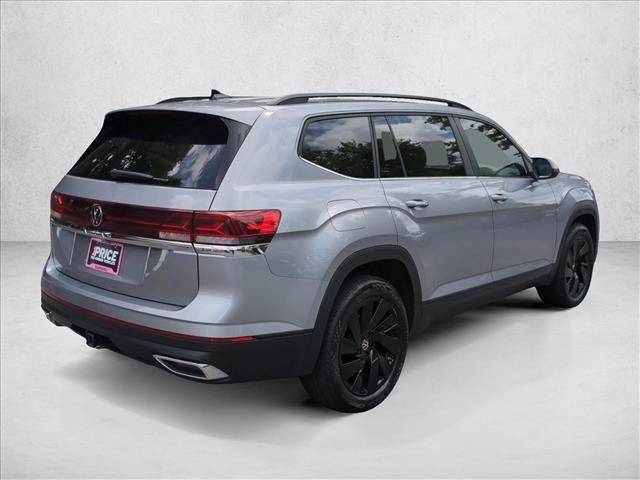 Used 2024 Volkswagen Atlas SE w/ Panoramic Sunroof Package FWD image 5