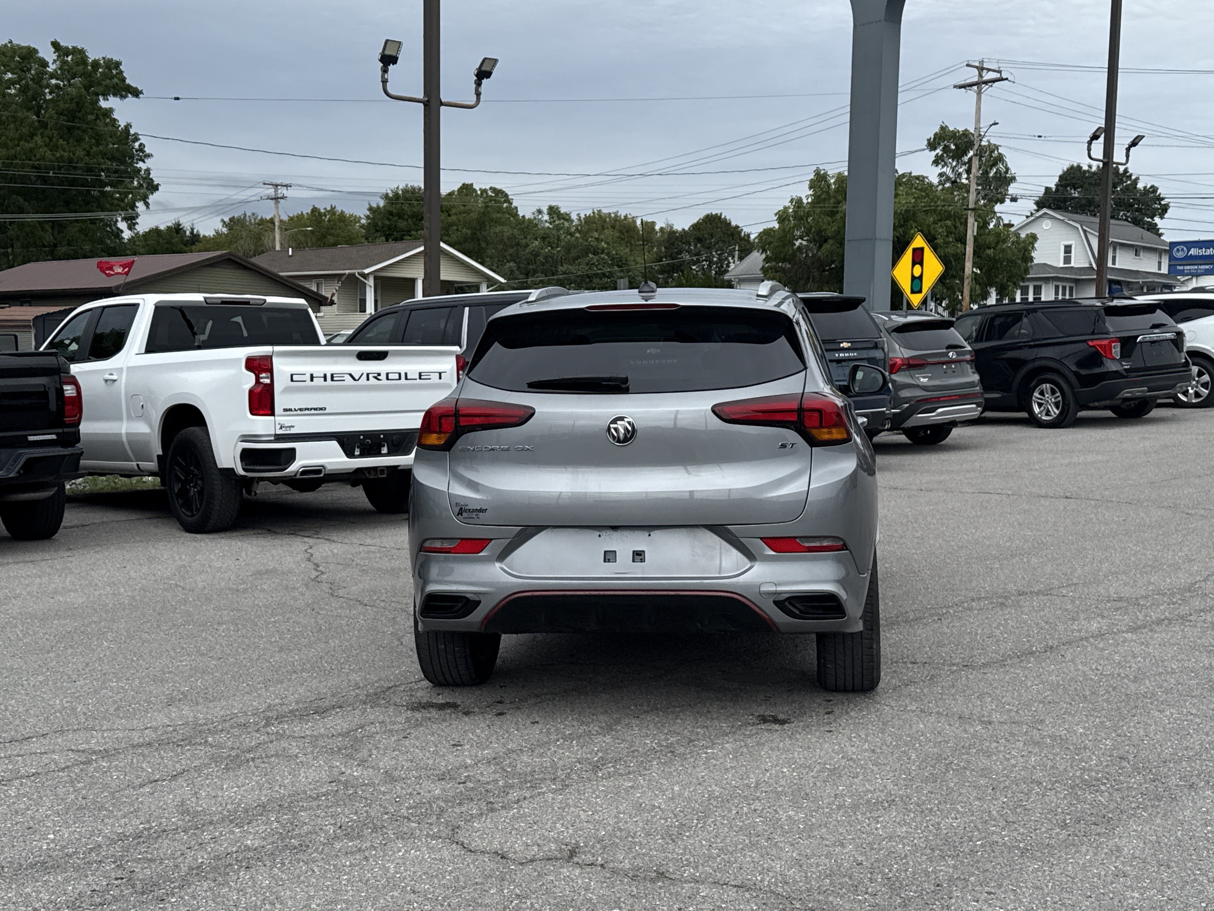 Used 2023 Buick Encore GX Select w/ Sport Touring Package FWD image 4