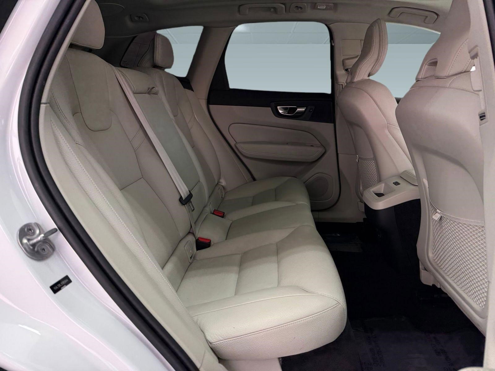 Used 2024 Volvo XC60 B5 Plus w/ Protection Package Premier image 24