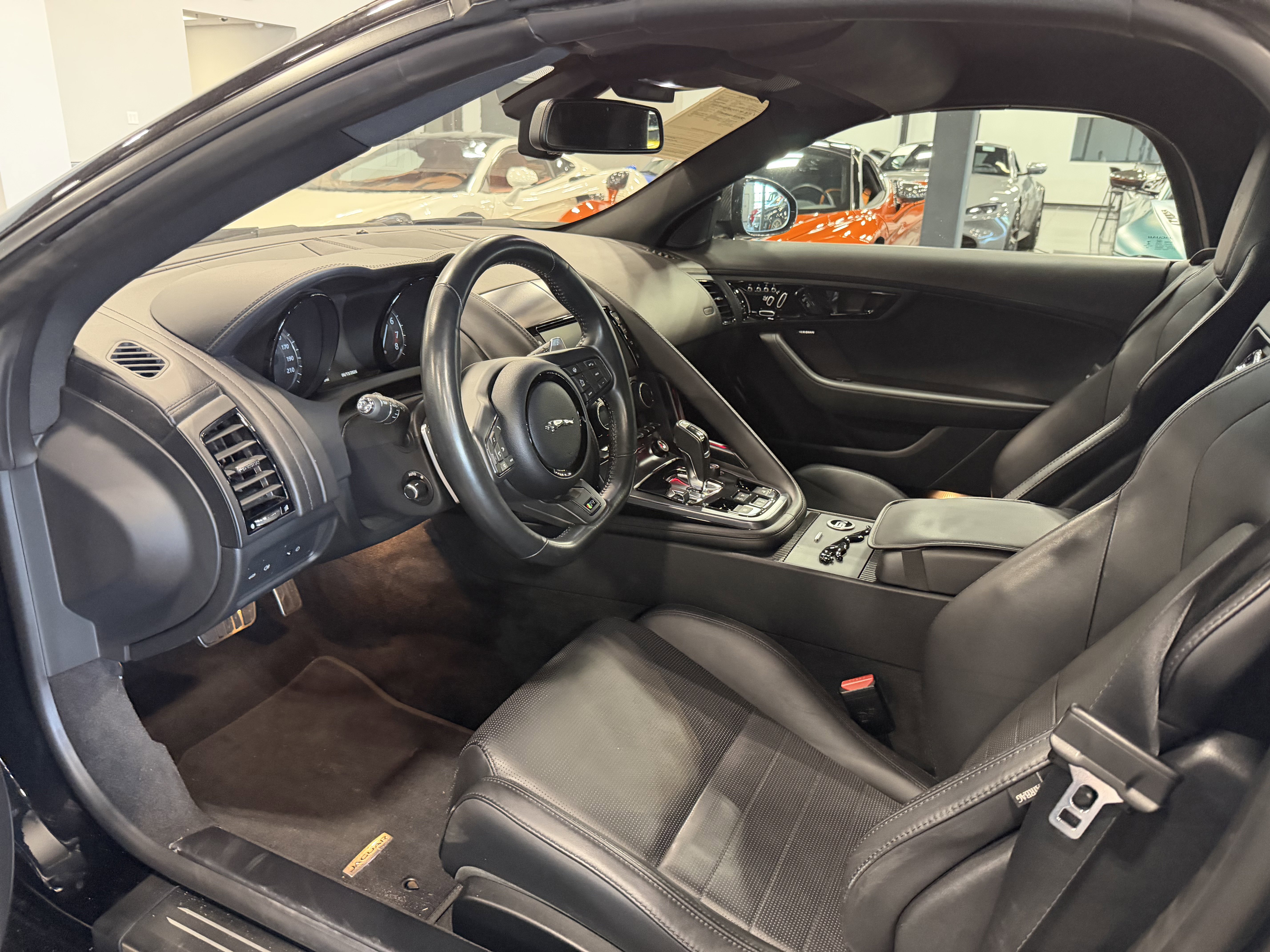Used 2018 Jaguar F-TYPE R AWD/4WD image 4