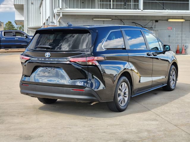 Used 2022 Toyota Sienna LE FWD image 7