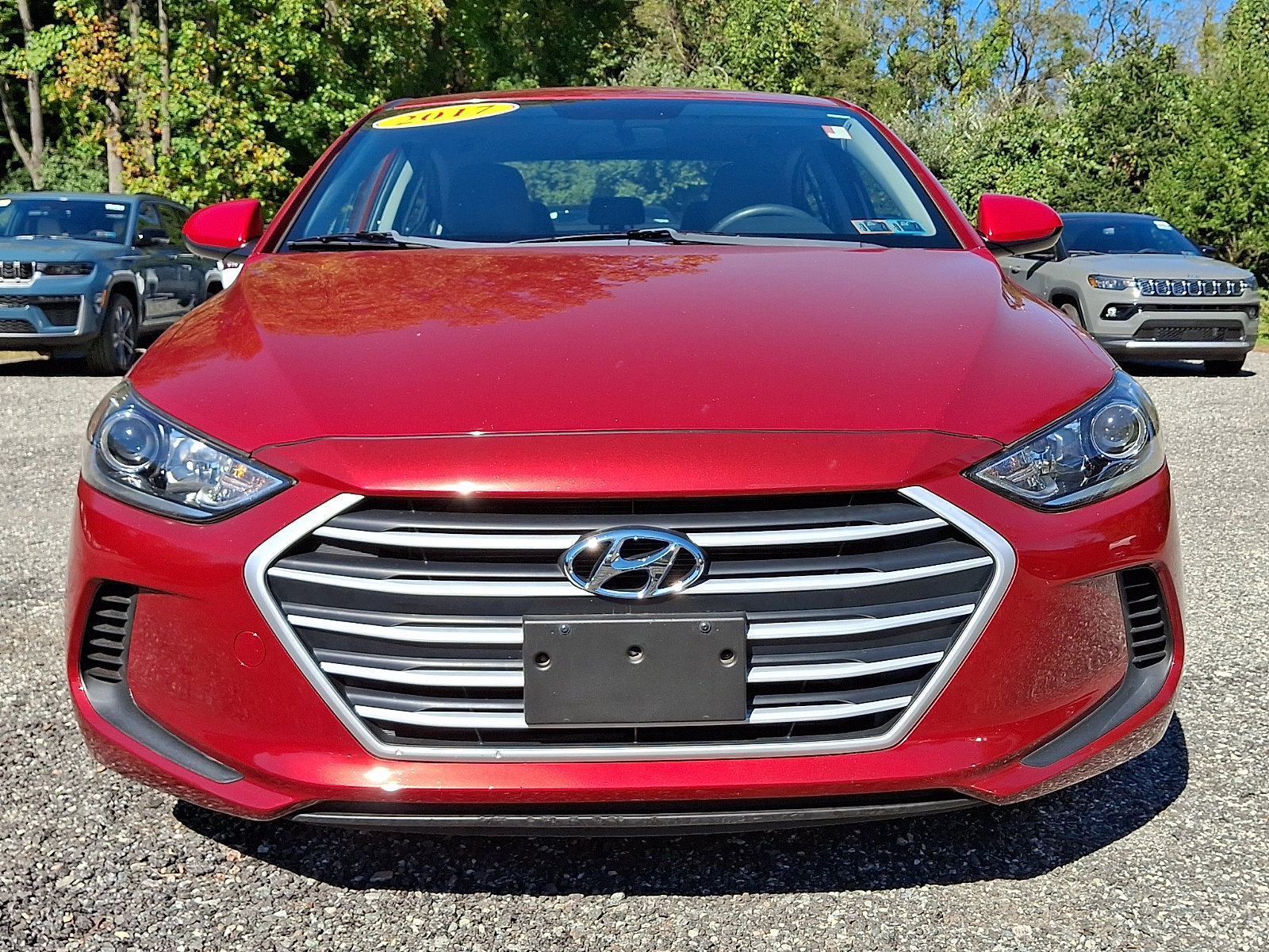 Used 2017 Hyundai Elantra SE FWD image 2