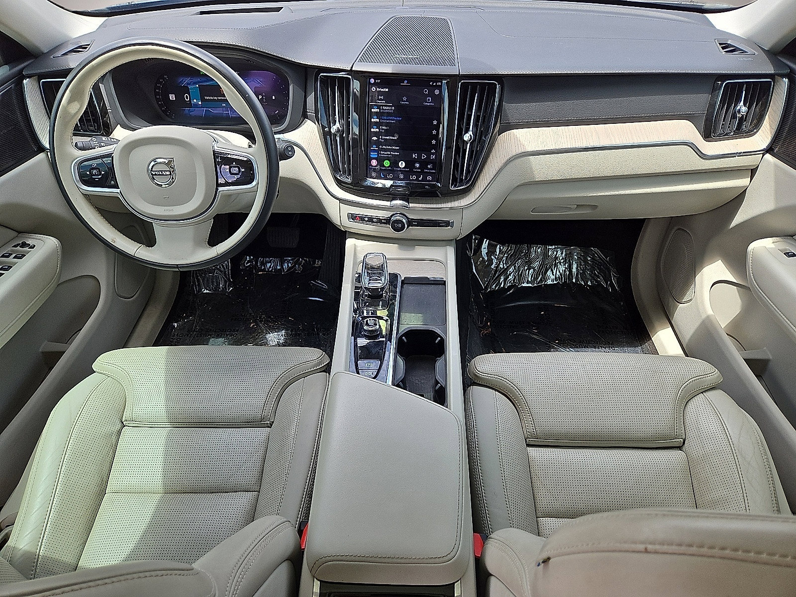 Used 2022 Volvo XC60 B5 Inscription w/ Advanced Package AWD/4WD image 17