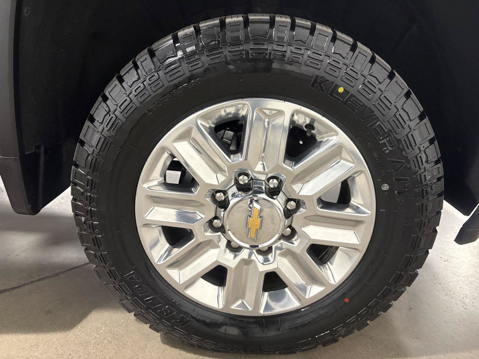 Used 2025 Chevrolet Silverado 2500 High Country w/ High Country Premium Package AWD/4WD image 58