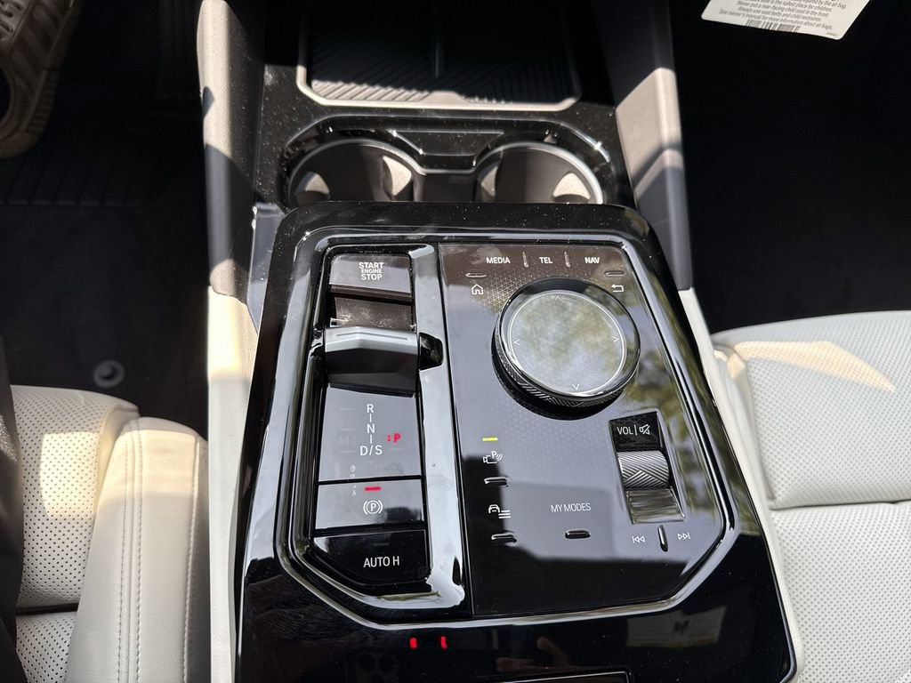 Used 2026 BMW 530i xDrive w/ Premium Package image 23