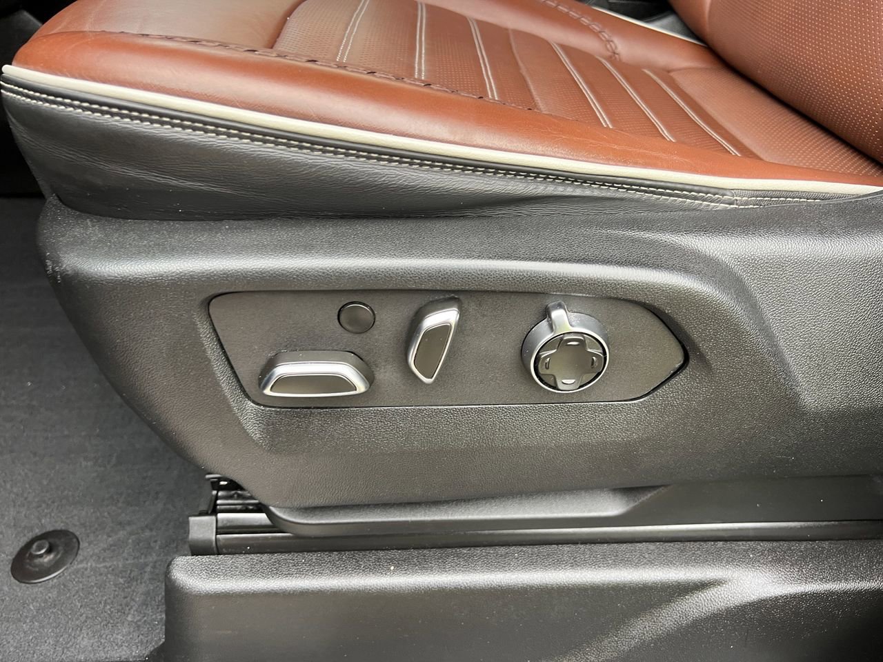 Used 2023 GMC Yukon XL Denali Ultimate w/ LPO, Floor Liner Package image 20