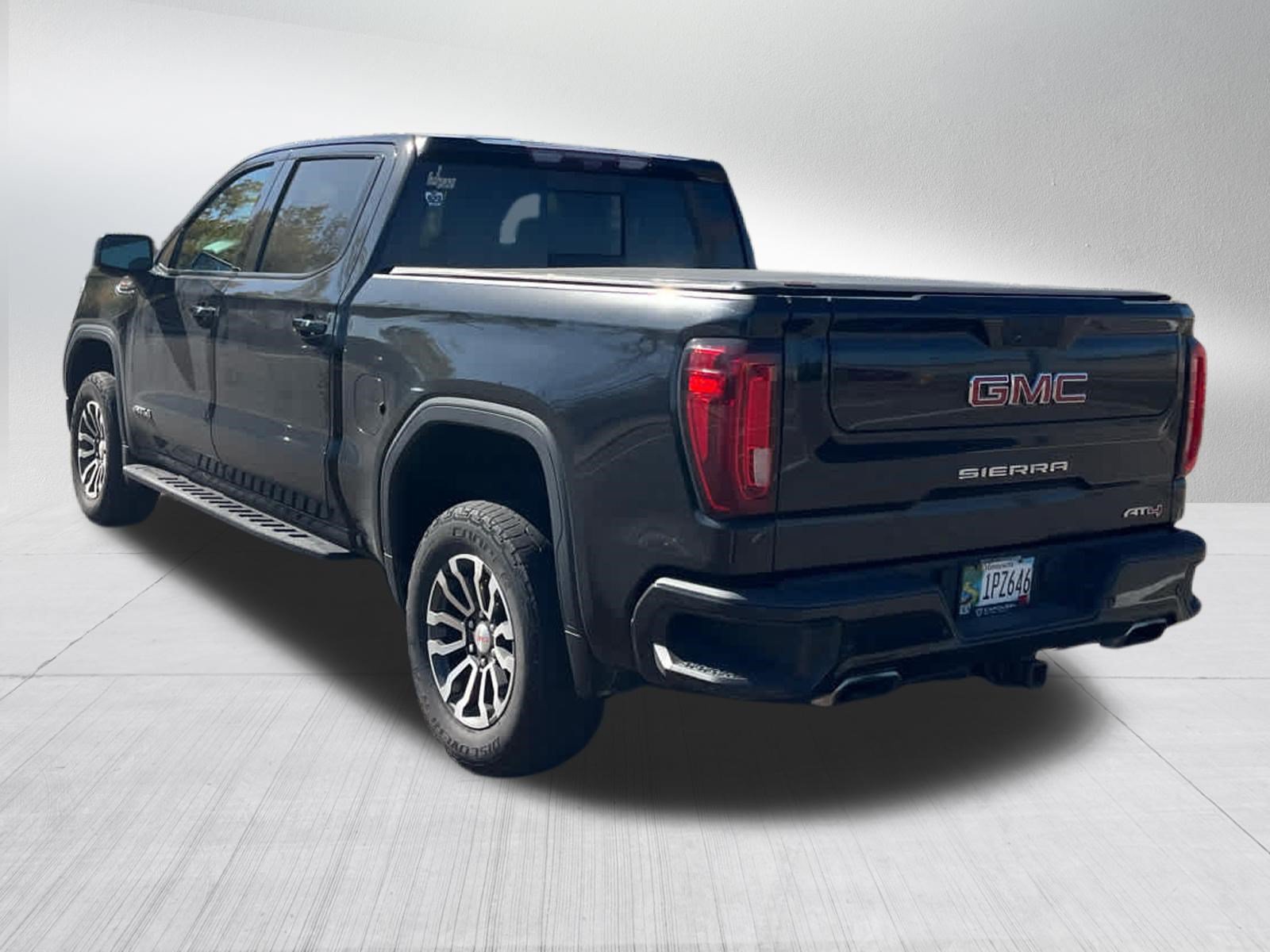 Used 2021 GMC Sierra 1500 AT4 w/ AT4 Premium Package AWD/4WD image 4