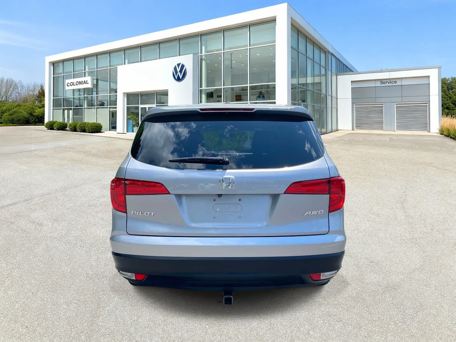 Used 2017 Honda Pilot EX image 4