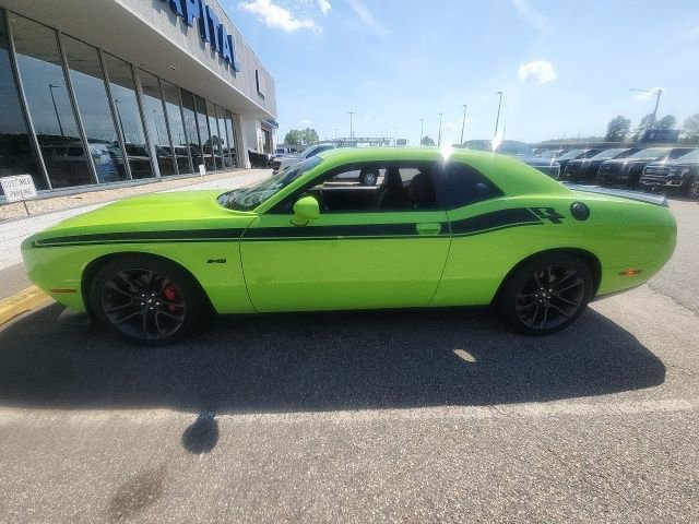 Used 2023 Dodge Challenger R/T w/ Plus Package image 1