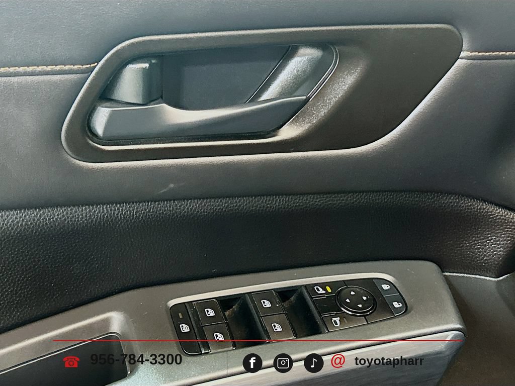 Used 2024 Nissan Pathfinder Rock Creek AWD/4WD image 16