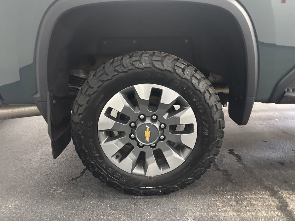 Used 2025 Chevrolet Silverado 2500 LTZ w/ LTZ Premium Package image 13