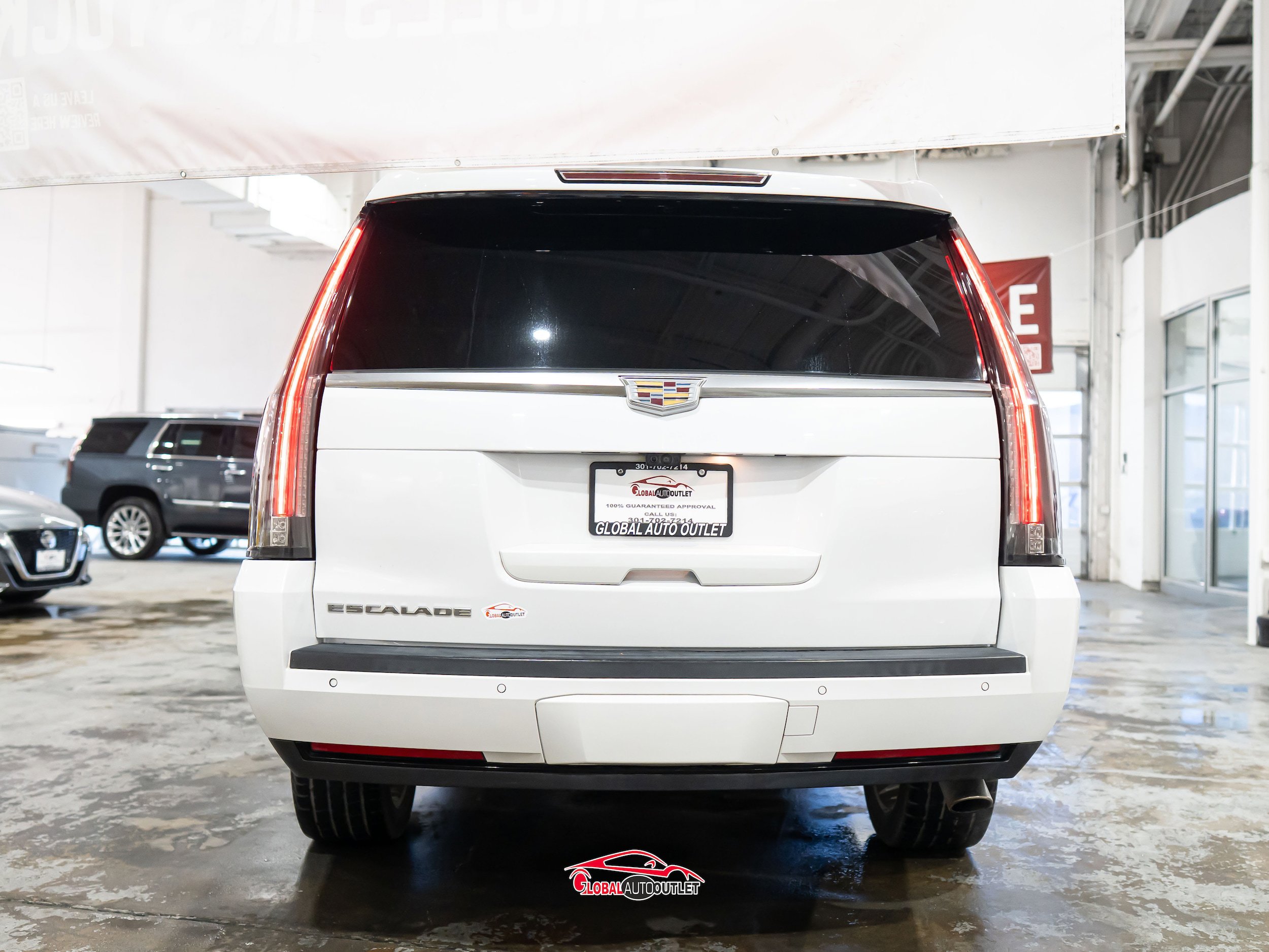 Used 2018 Cadillac Escalade ESV Platinum AWD/4WD image 6