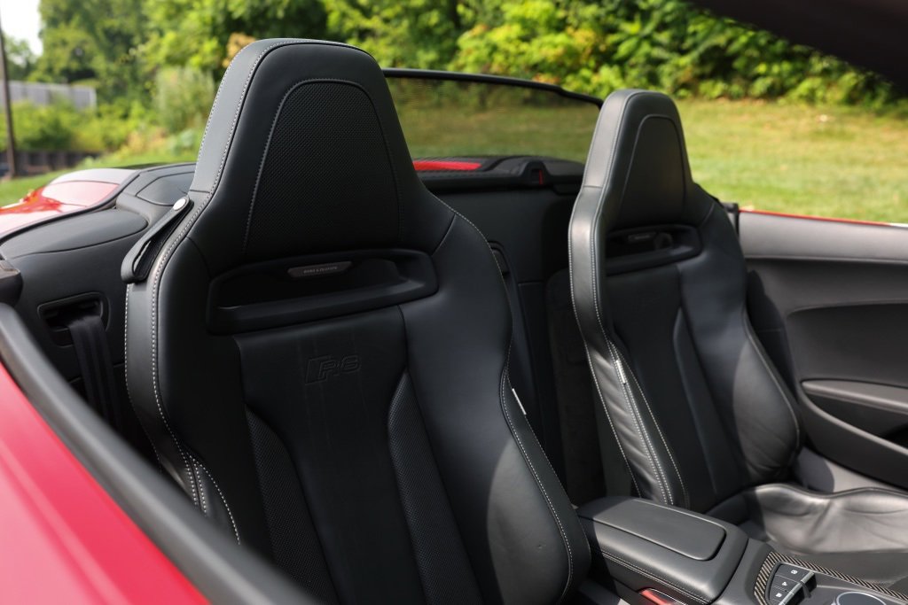 Used 2018 Audi R8 V10 plus w/ Full Leather Package image 26