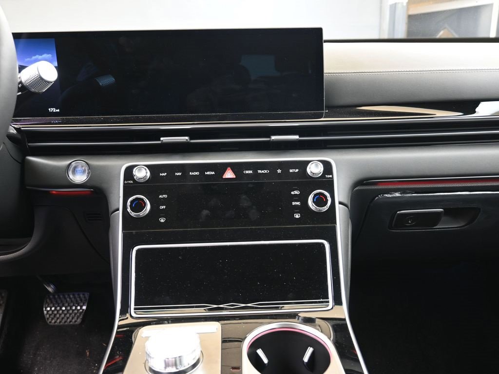 New 2025 Genesis GV80 2.5T image 32