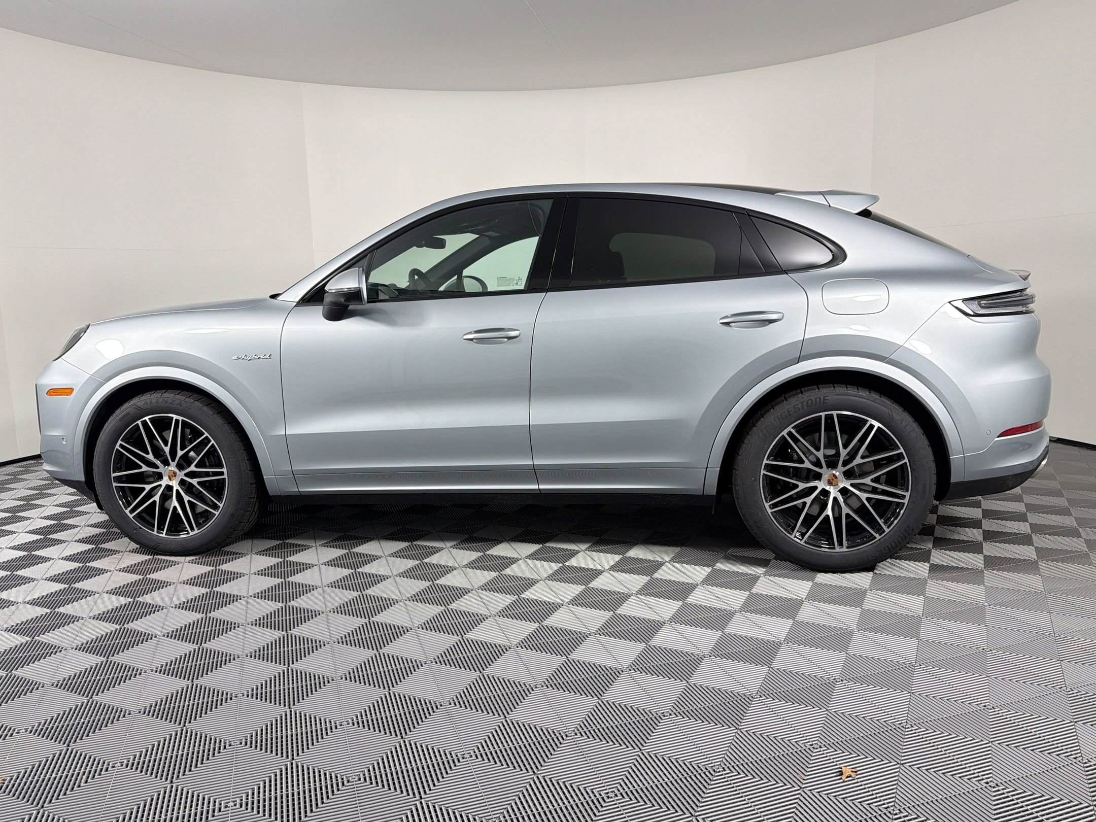 New 2026 Porsche Cayenne S AWD/4WD image 2