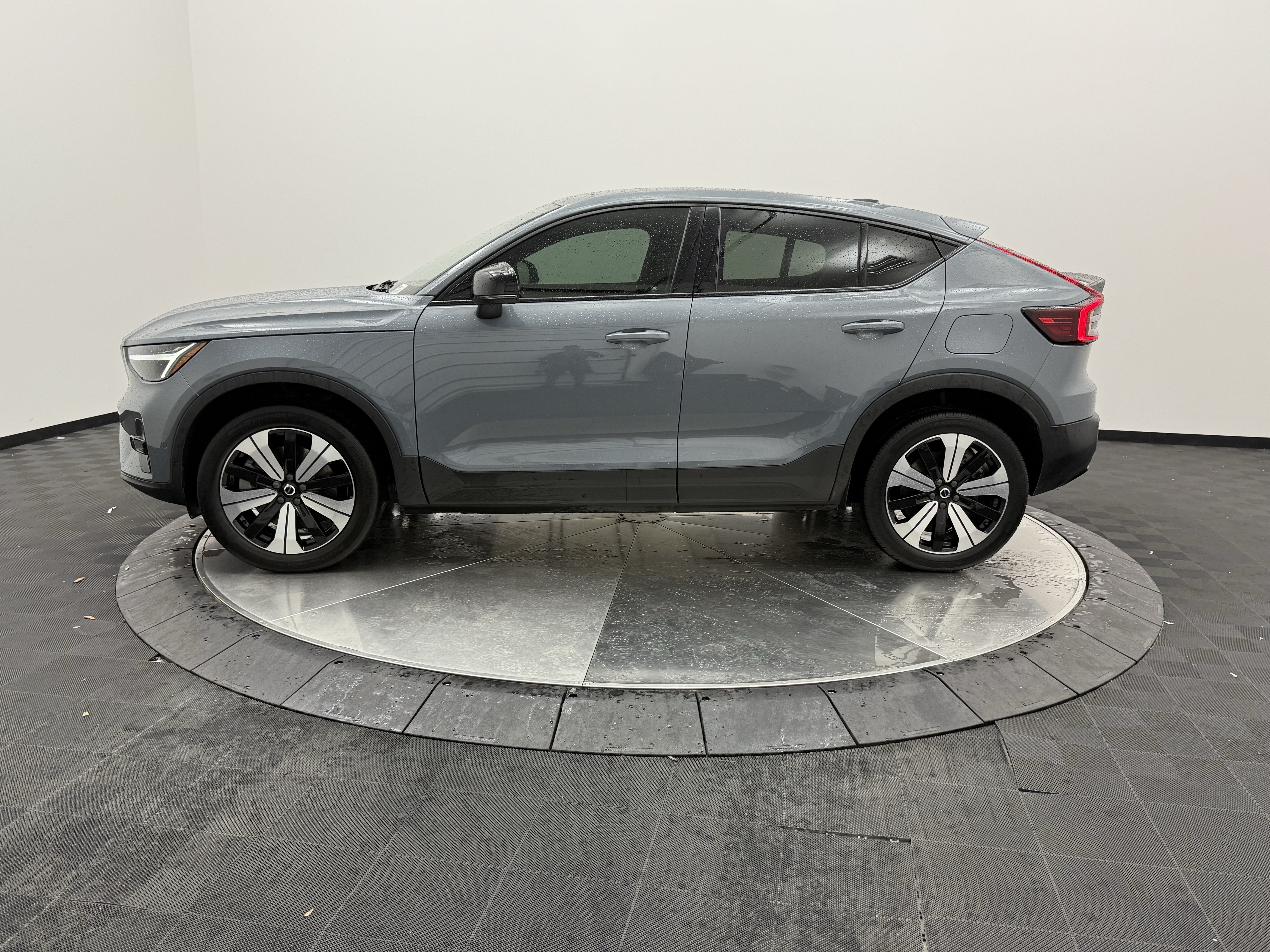 Certified 2023 Volvo C40 P8 Recharge Plus w/ Protection Package Premier AWD/4WD image 3