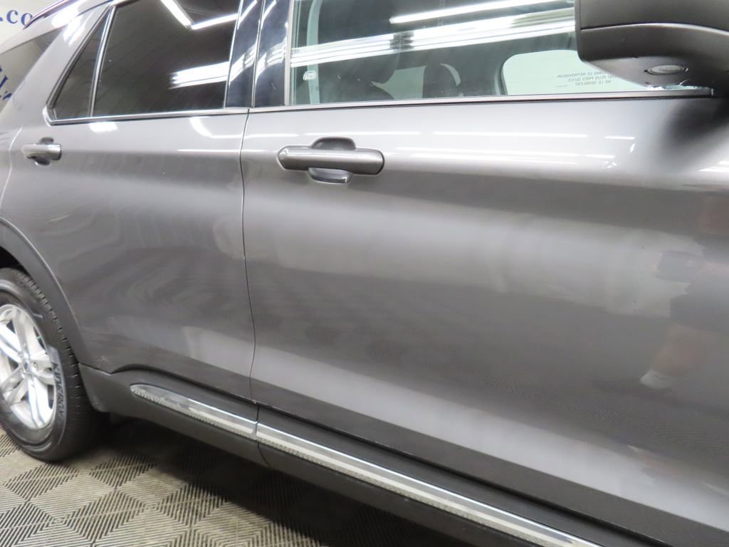 Used 2023 Ford Explorer XLT AWD/4WD image 25