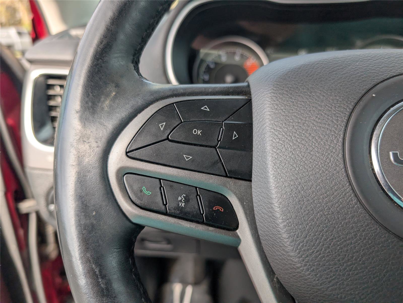 Used 2020 Jeep Cherokee Limited image 26