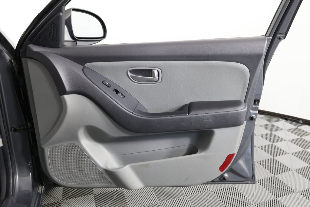 Used 2009 Hyundai Elantra SE FWD image 25