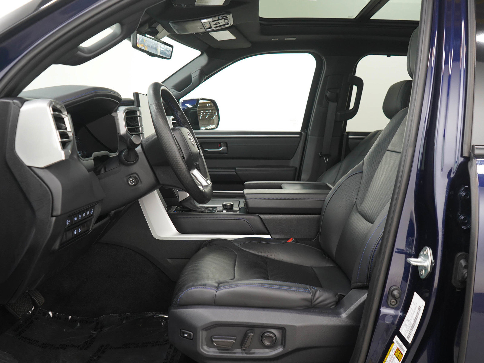 Used 2023 Toyota Tundra Platinum AWD/4WD image 25
