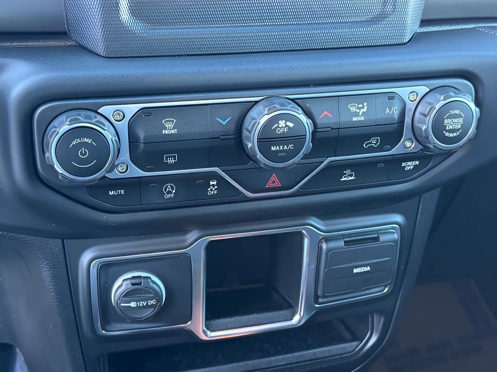 Used 2022 Jeep Gladiator Sport AWD/4WD image 17