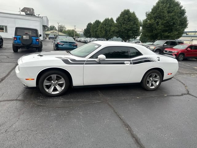 Used 2017 Dodge Challenger SXT RWD image 4