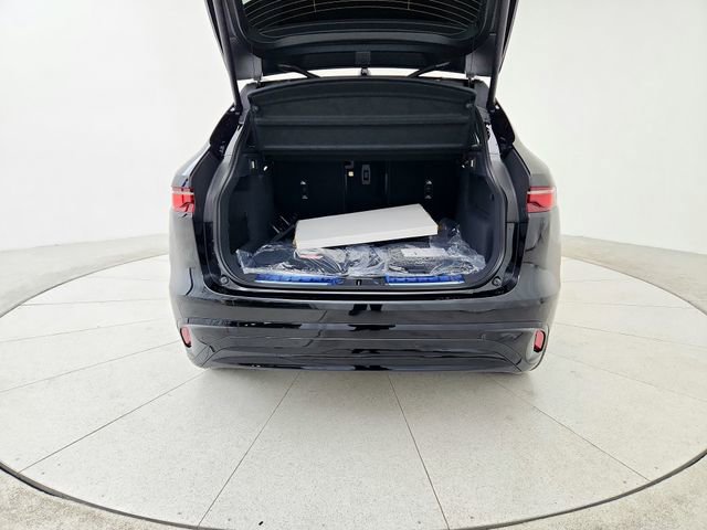 Used 2026 Jaguar F-PACE R-Dynamic S AWD/4WD image 19