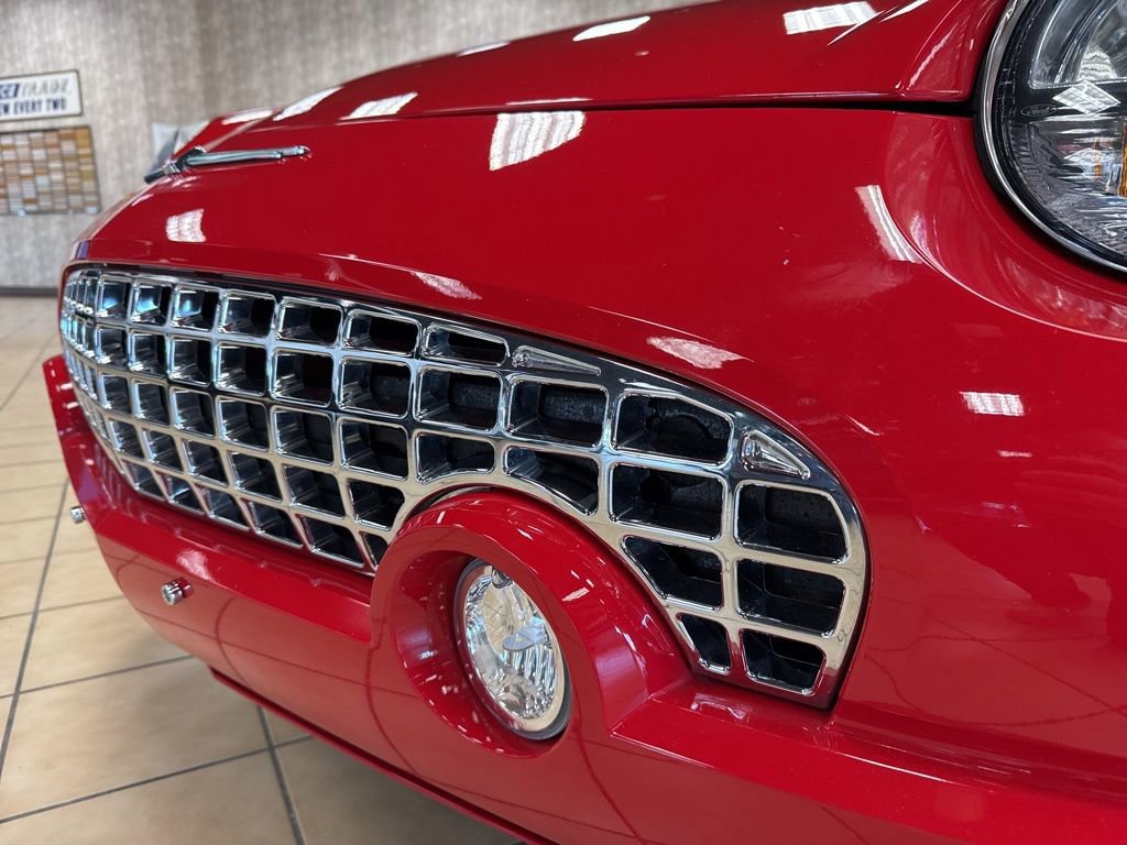 Used 2003 Ford Thunderbird image 27